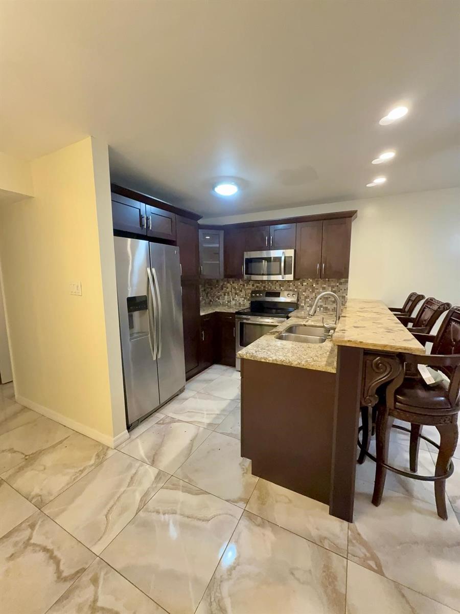 9109 Hillsborough Unit J109, Tampa, FL 33615