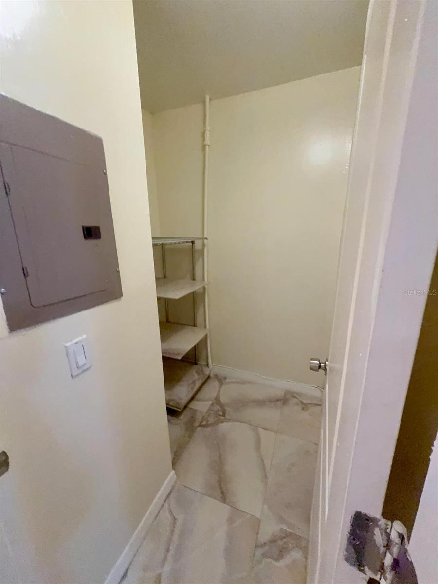 9109 Hillsborough Unit J109, Tampa, FL 33615