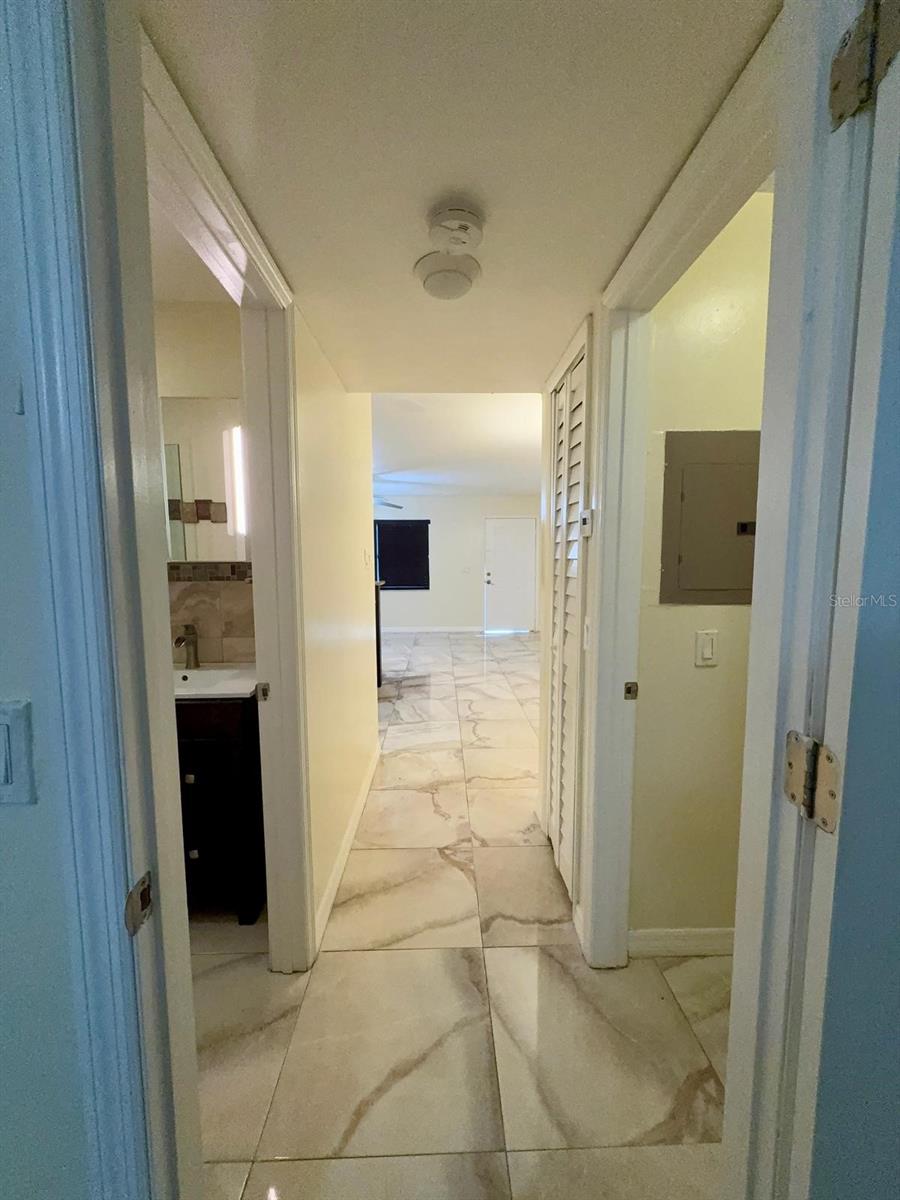 9109 Hillsborough Unit J109, Tampa, FL 33615
