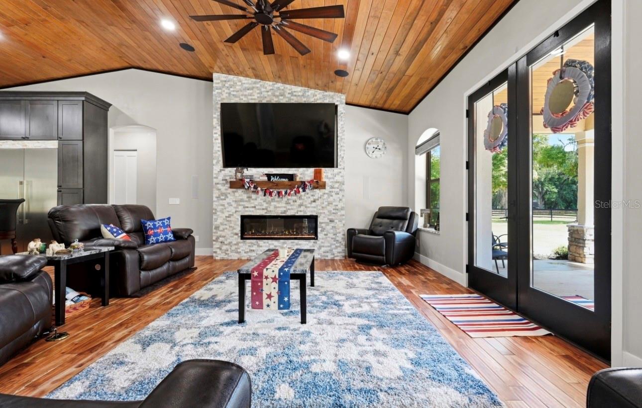 19826 6th, Newberry, FL 32669