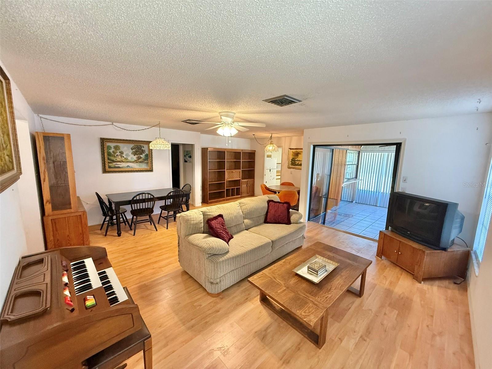 3112 Vivienda, Bradenton, FL 34207