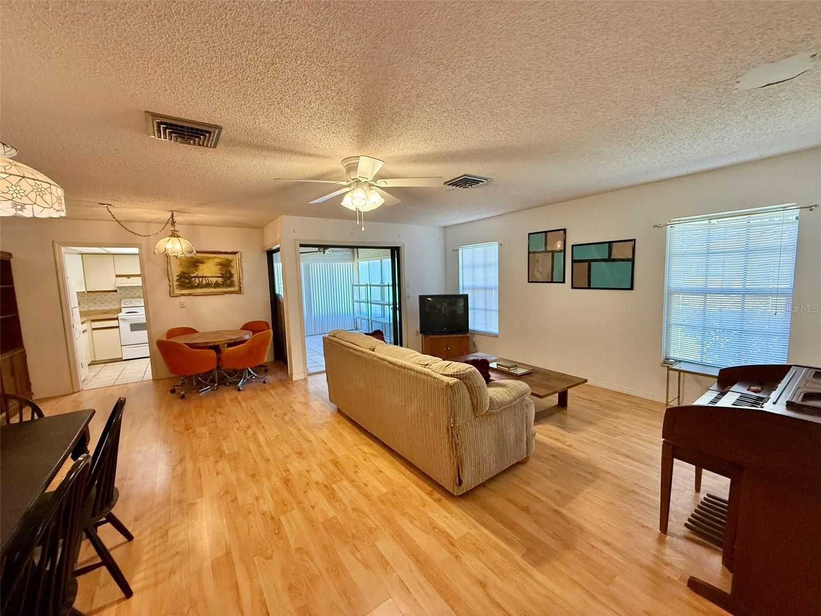 3112 Vivienda, Bradenton, FL 34207