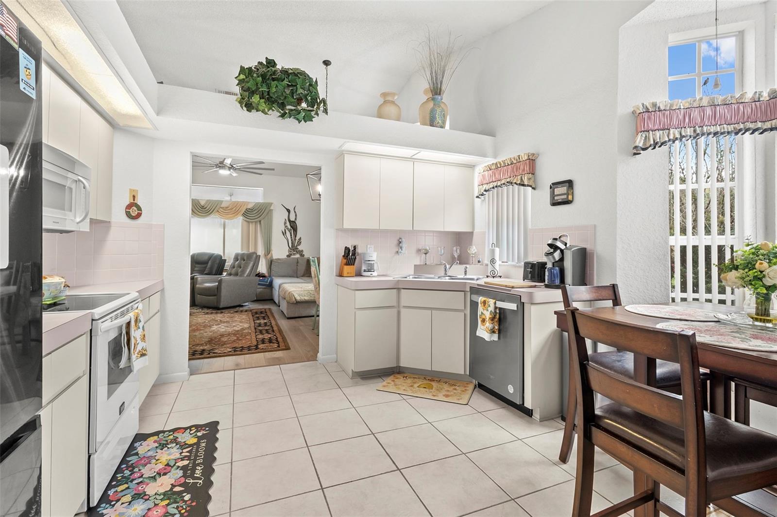 9288 New Orleans, Weeki Wachee, FL 34613