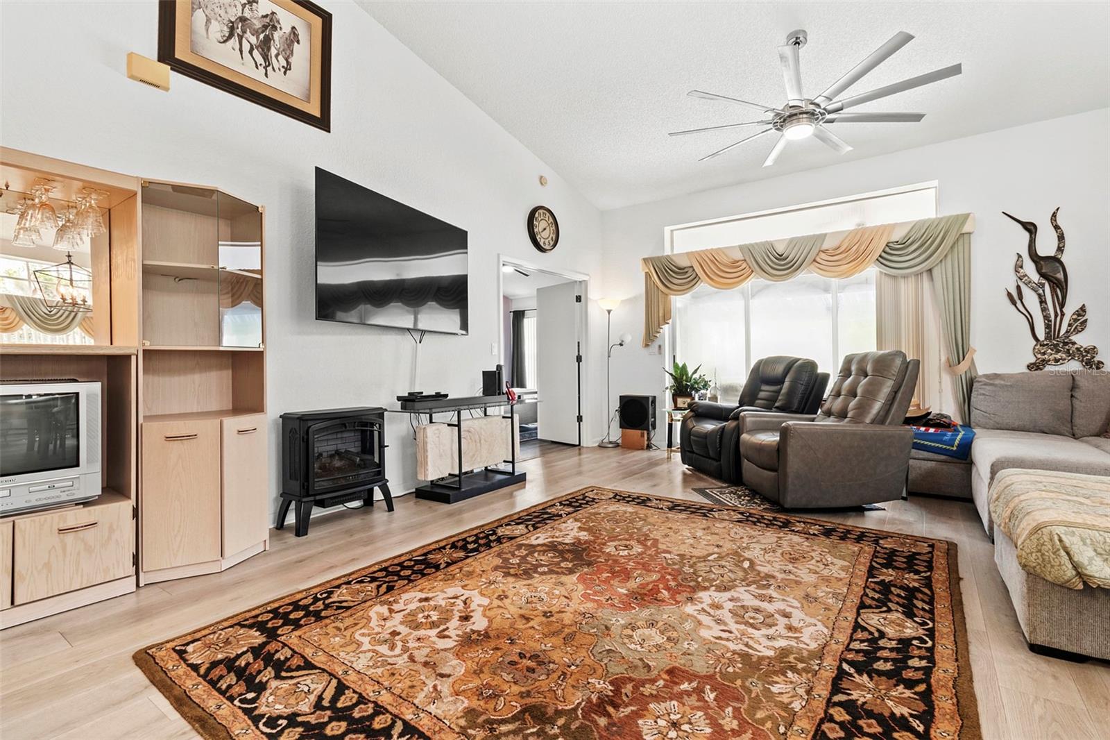 9288 New Orleans, Weeki Wachee, FL 34613
