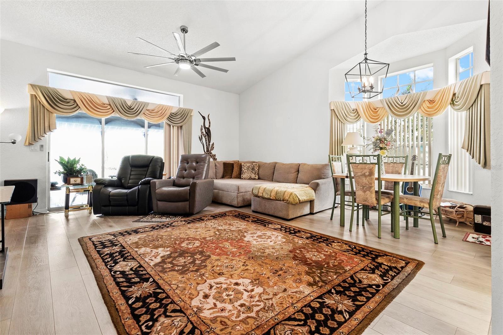 9288 New Orleans, Weeki Wachee, FL 34613