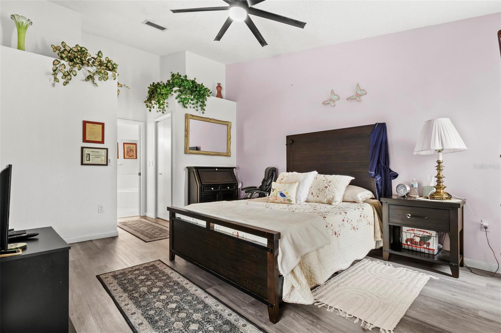 9288 New Orleans, Weeki Wachee, FL 34613