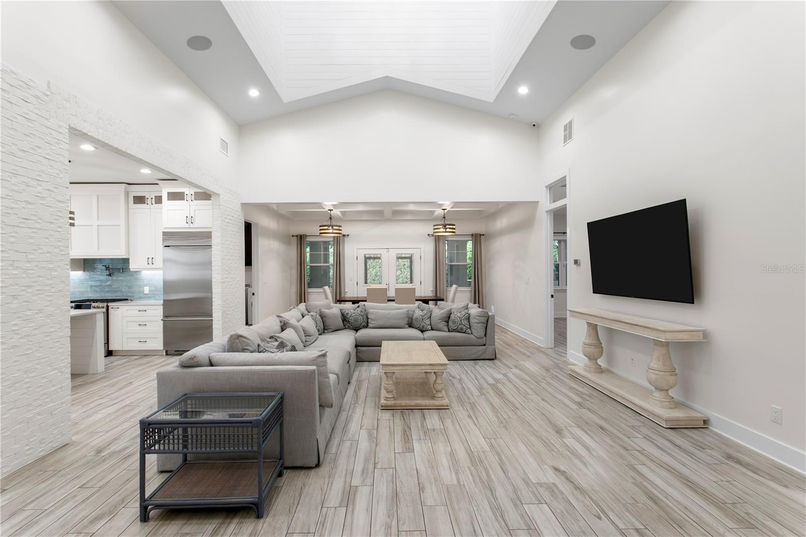 1009 Morrison, Tampa, FL 33629