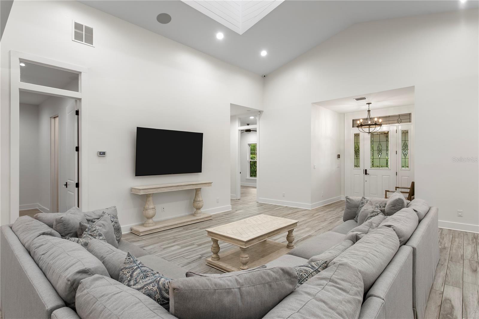 1009 Morrison, Tampa, FL 33629
