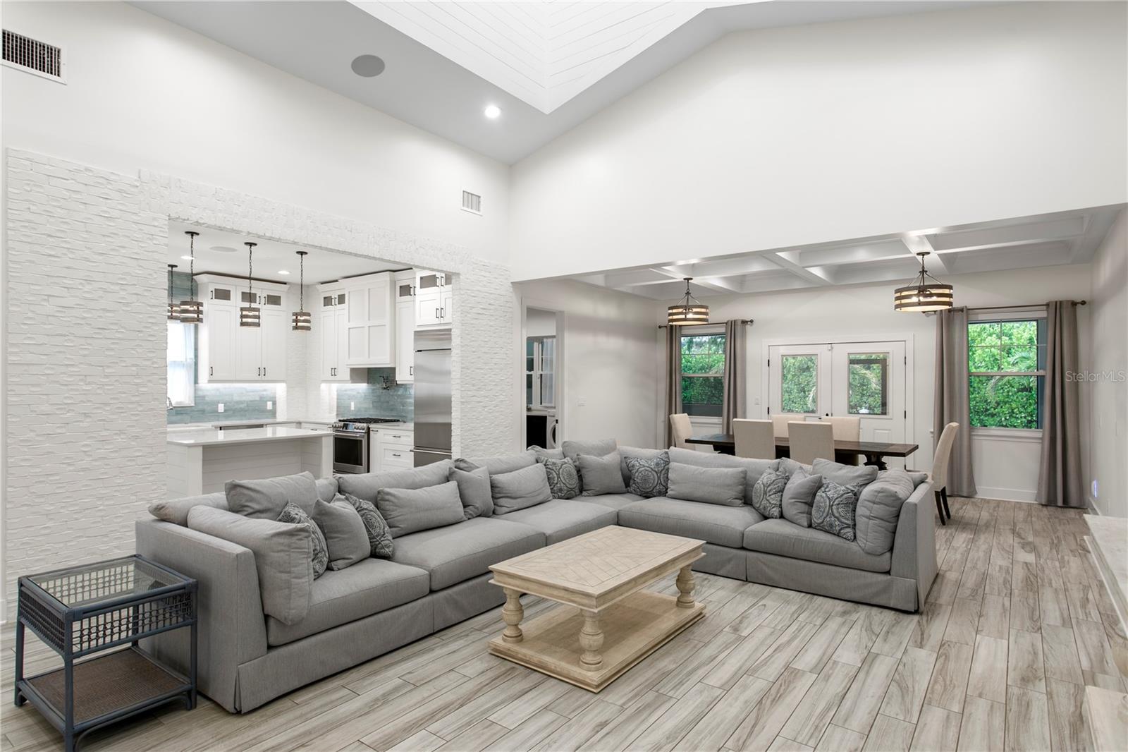 1009 Morrison, Tampa, FL 33629