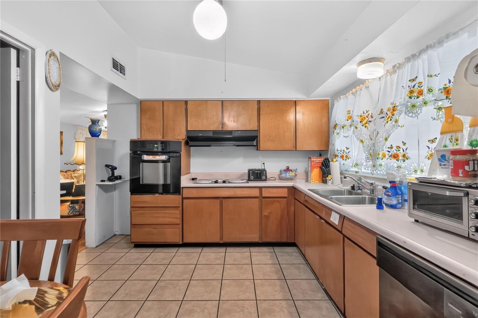 2604 Reef, Orlando, FL 32805