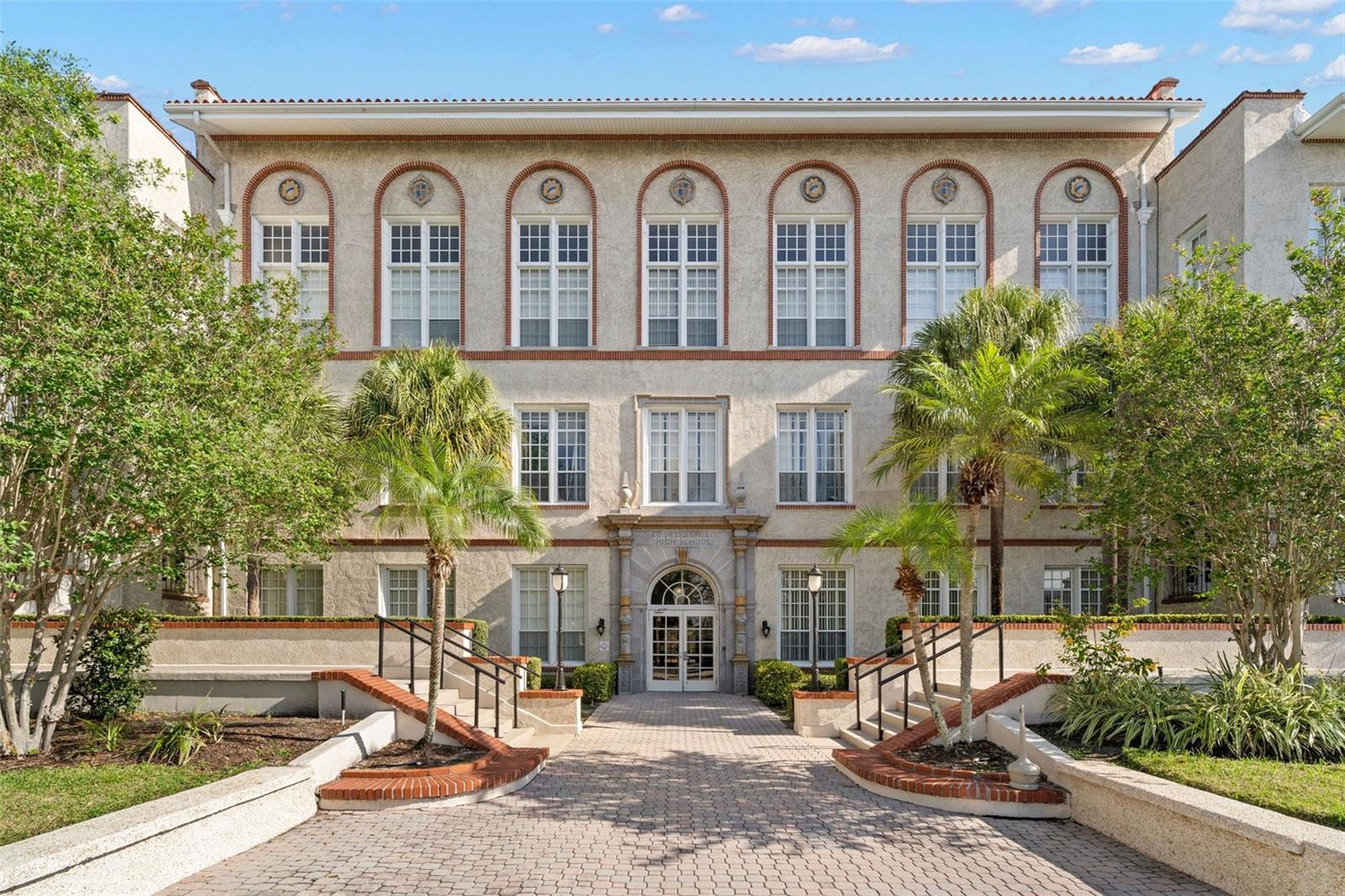 701 Mirror Lake Unit 201, St Petersburg, FL 33701