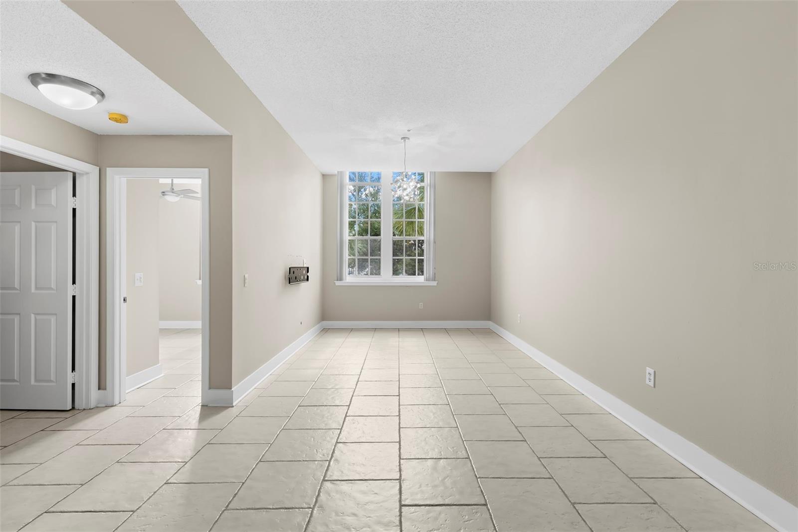 701 Mirror Lake Unit 201, St Petersburg, FL 33701