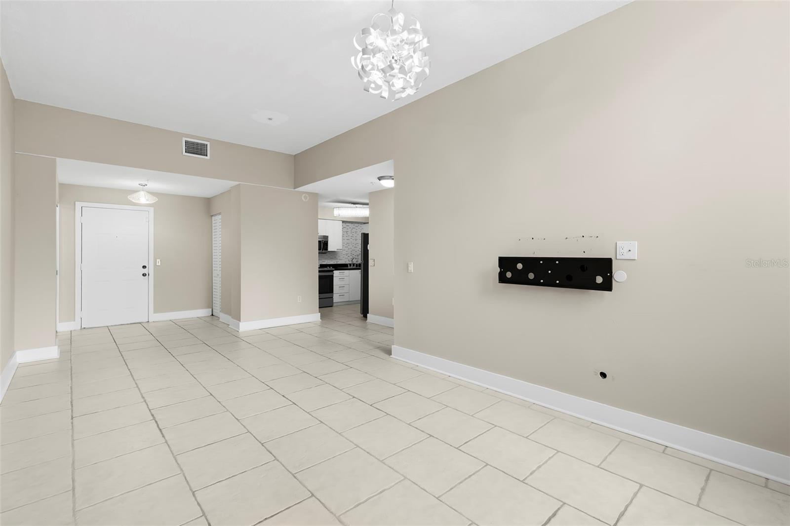 701 Mirror Lake Unit 201, St Petersburg, FL 33701