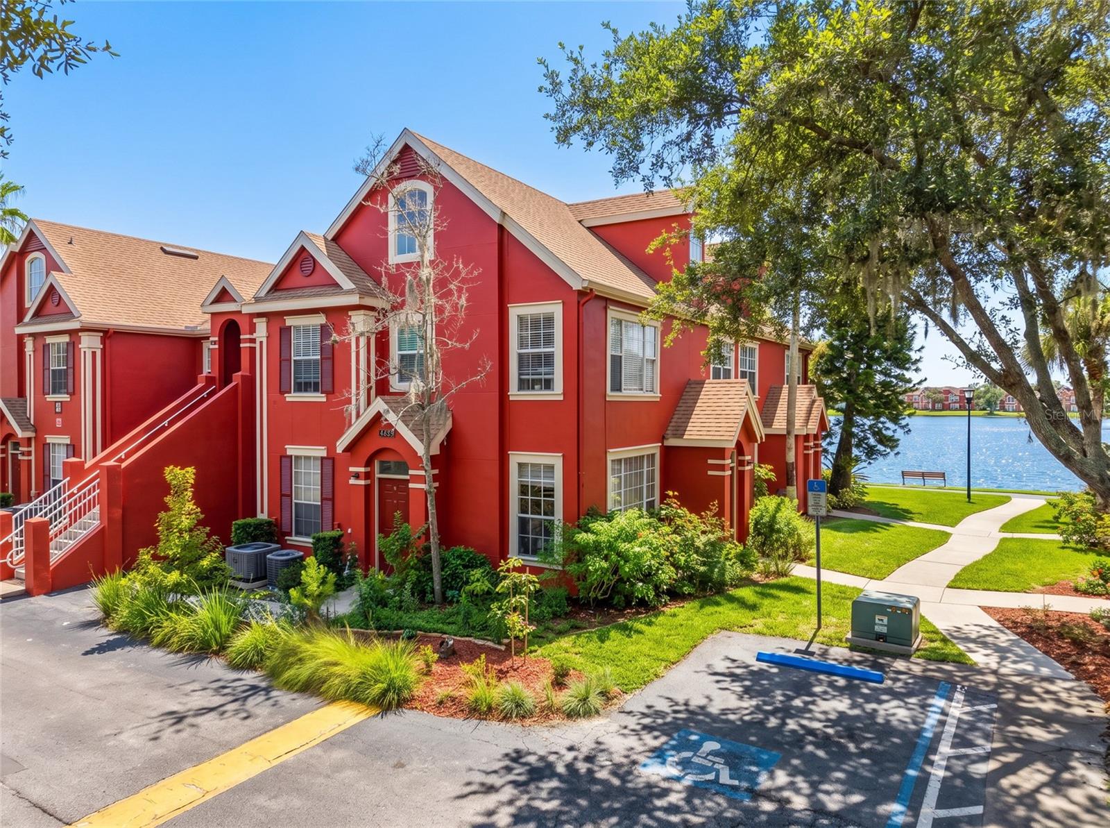 9186 Lake Chase Island, Tampa, FL 33626