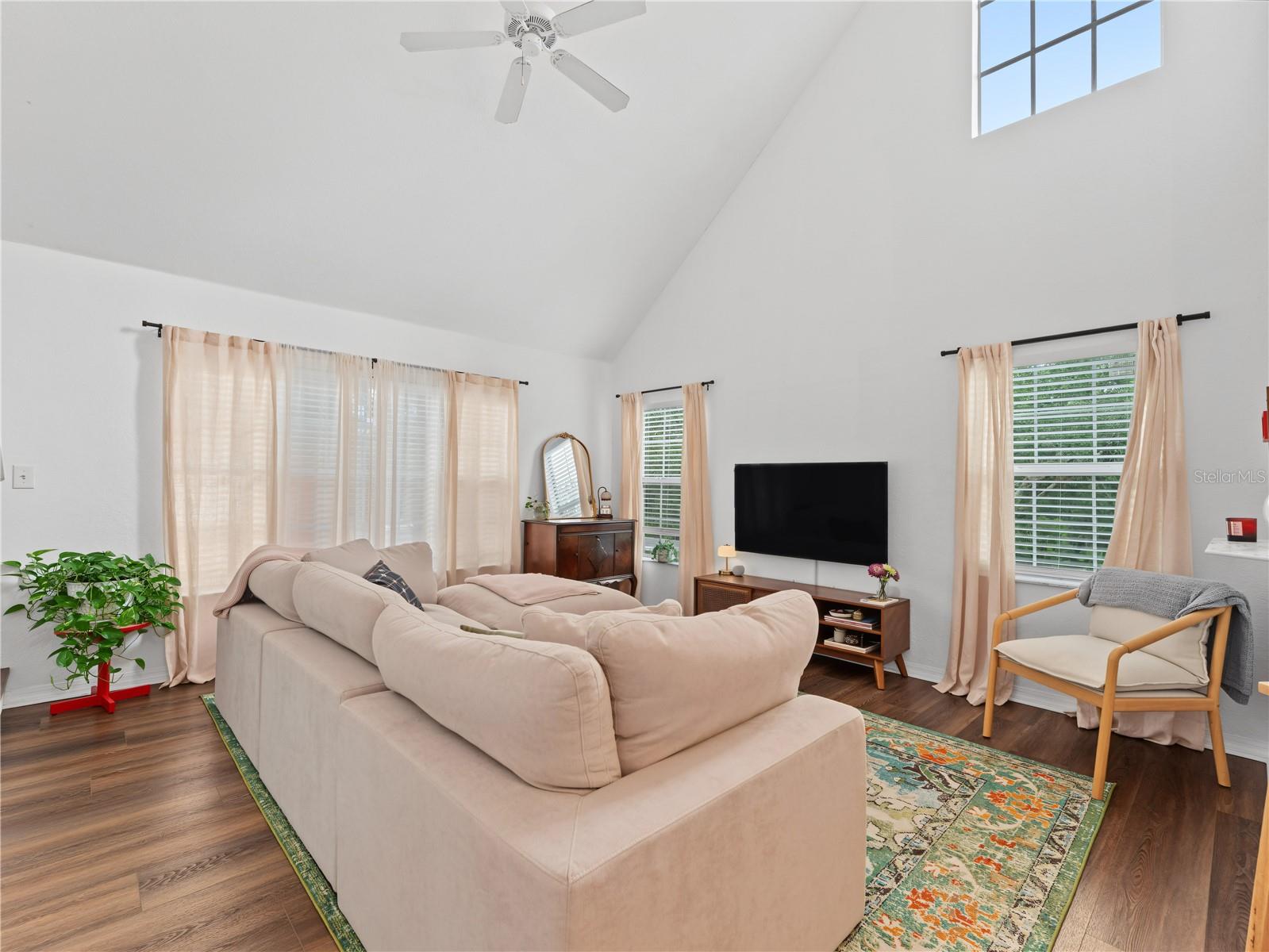 9186 Lake Chase Island, Tampa, FL 33626