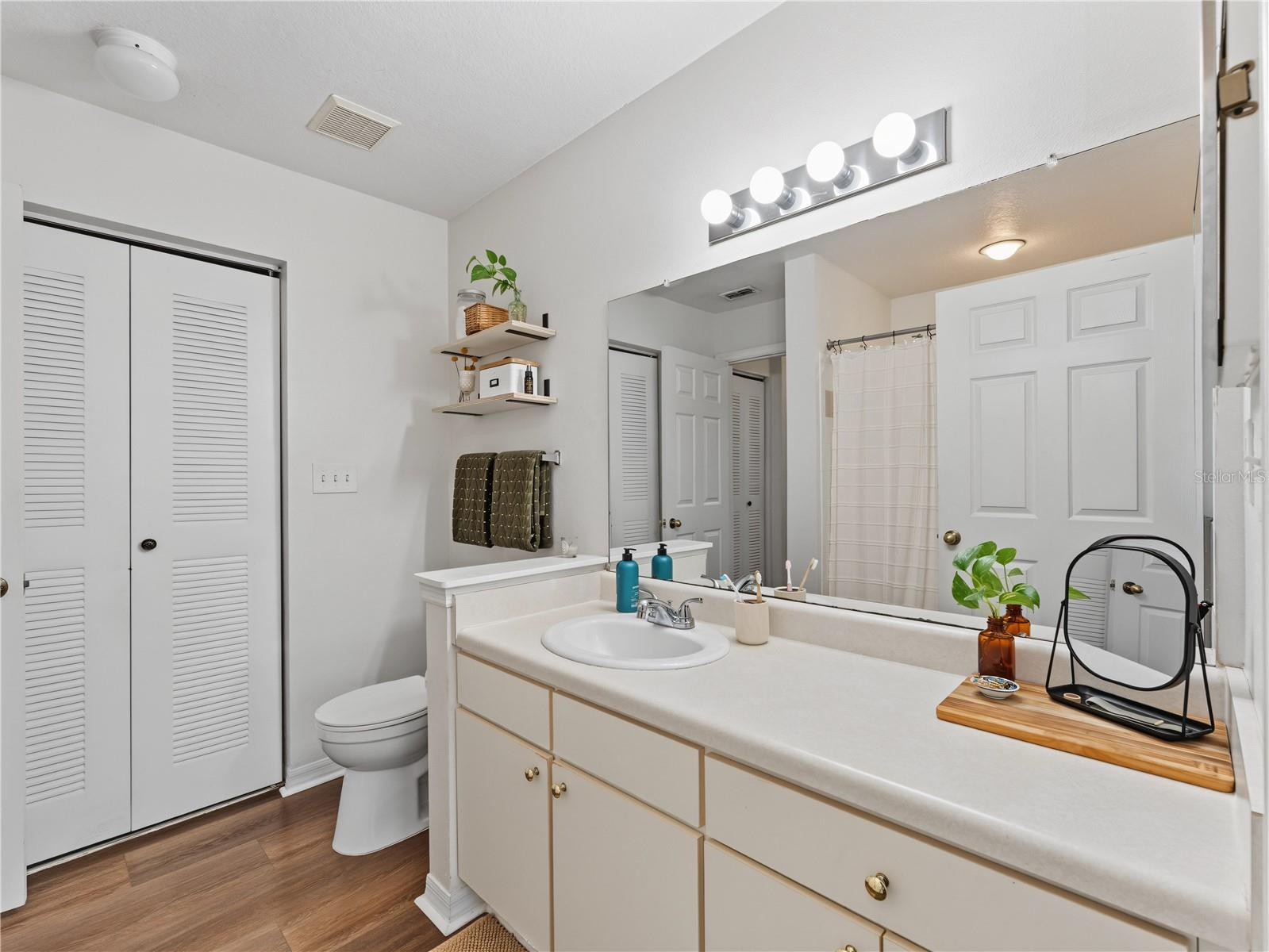 9186 Lake Chase Island, Tampa, FL 33626