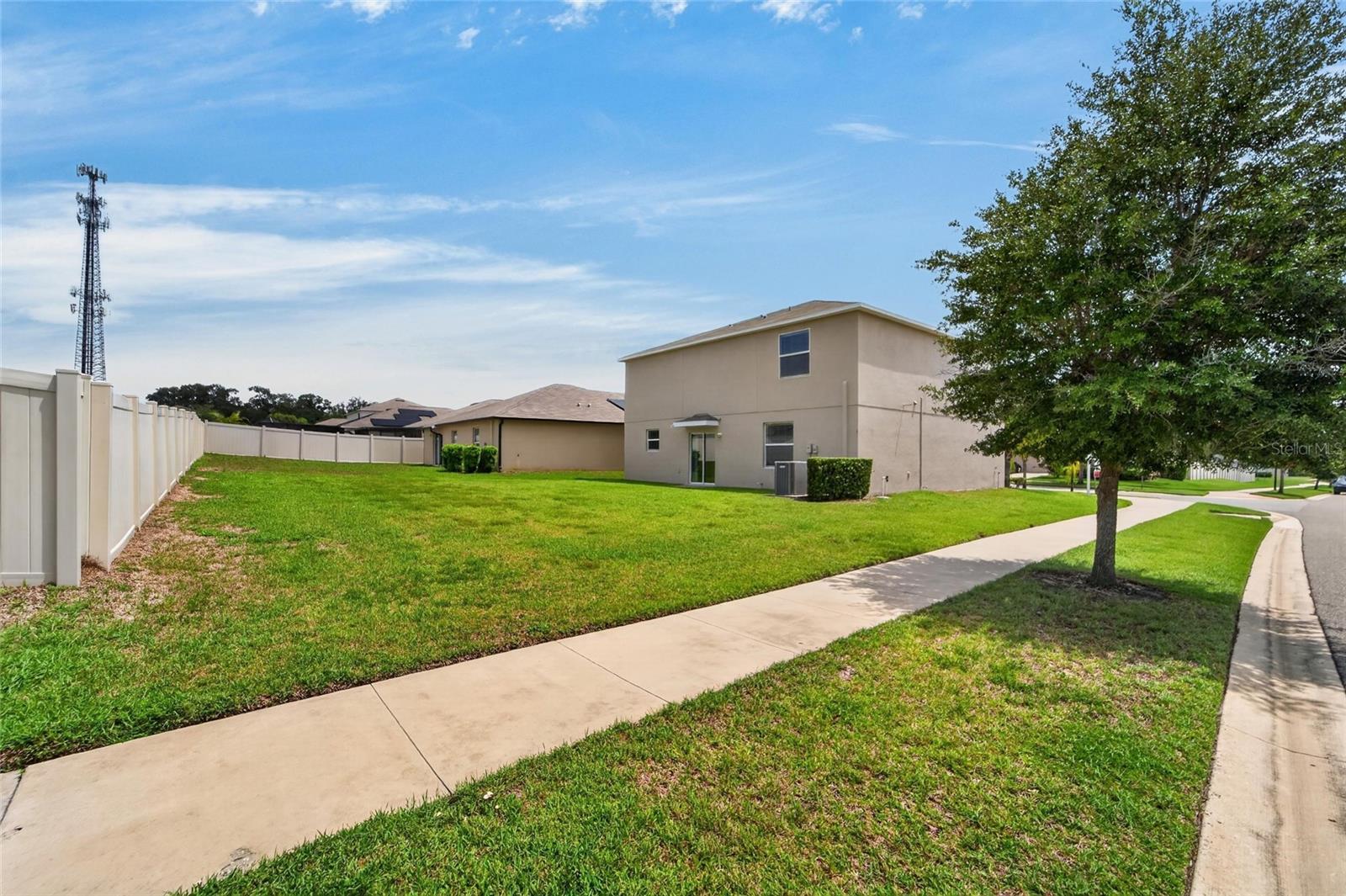 215 English Heritage, Dover, FL 33527
