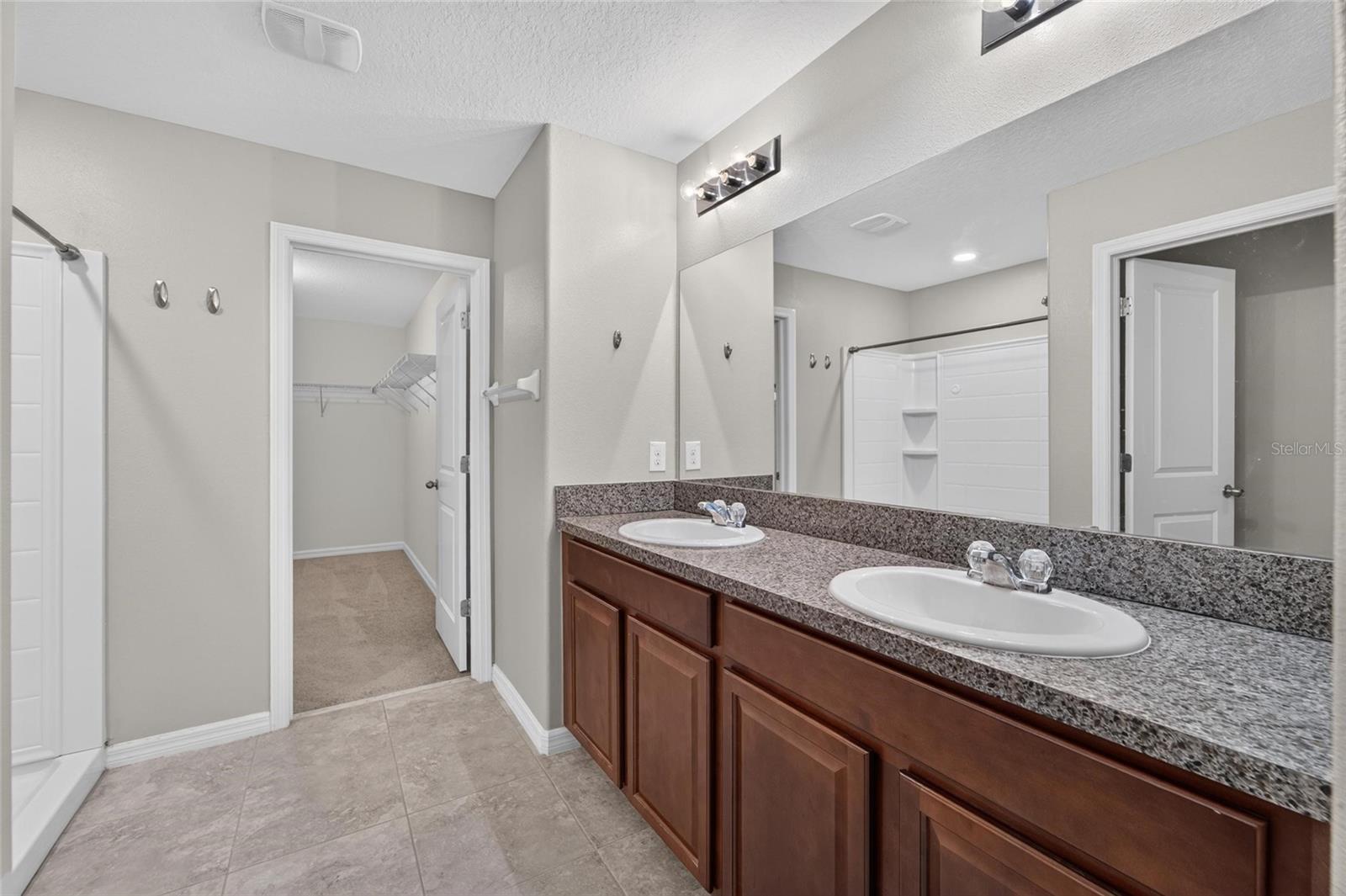 215 English Heritage, Dover, FL 33527