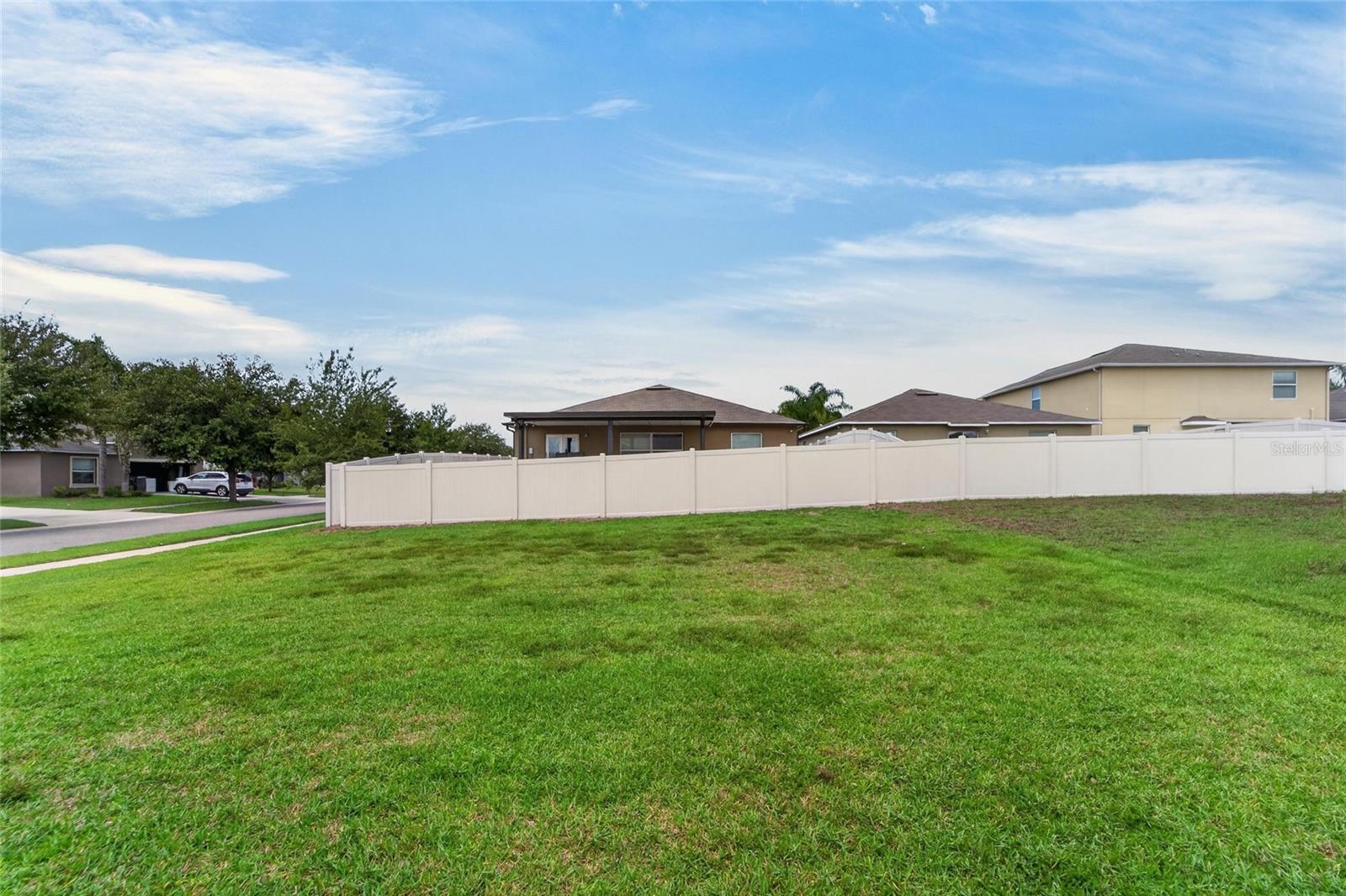 215 English Heritage, Dover, FL 33527