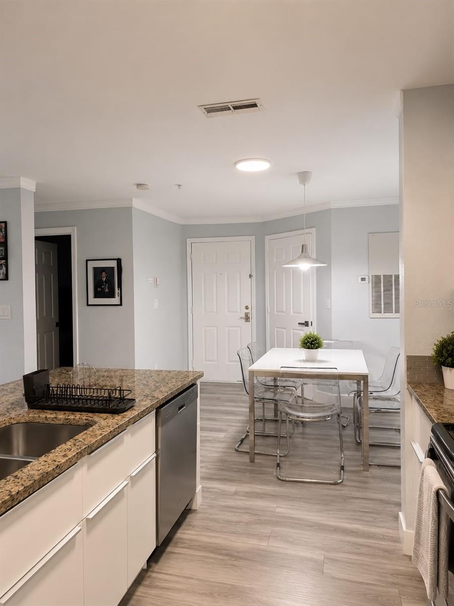 5463 Vineland Unit 5203, Orlando, FL 32811