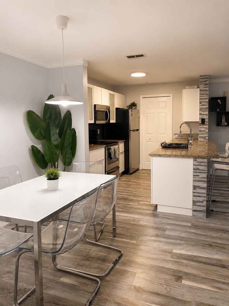 5463 Vineland Unit 5203, Orlando, FL 32811