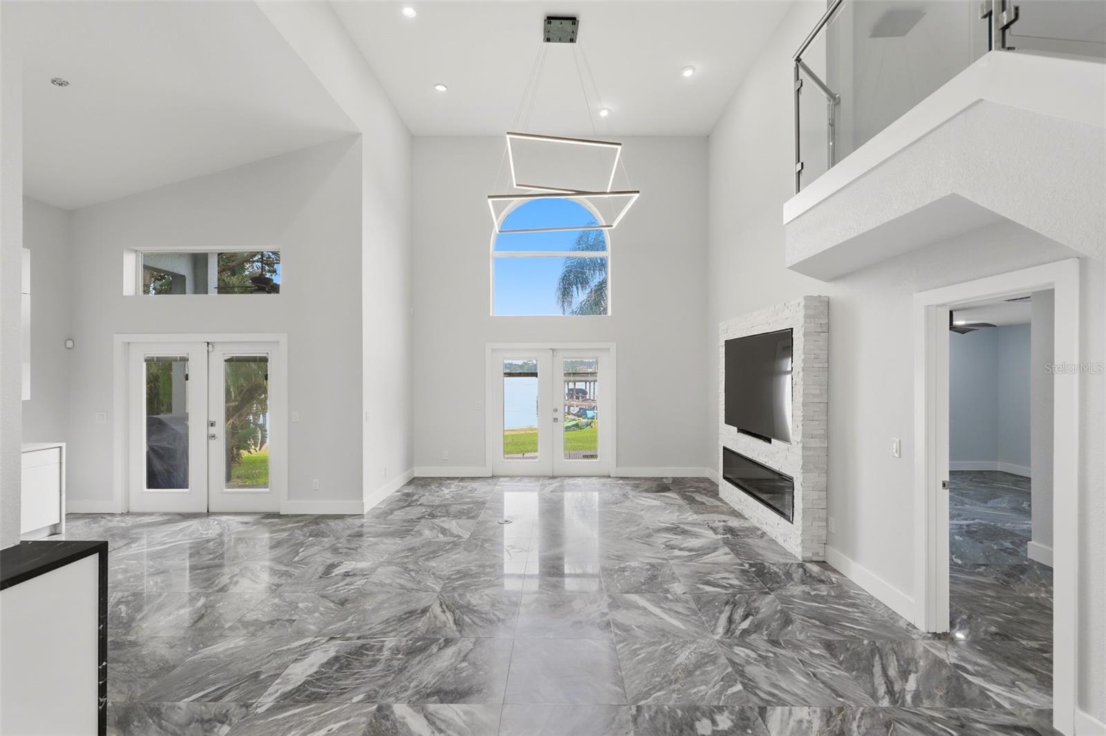 673 Lake Harbor, Orlando, FL 32809