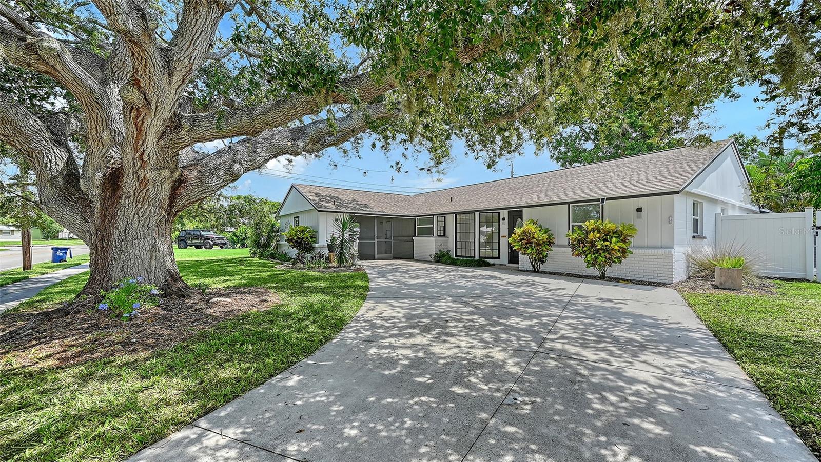 6711 Lockwood Ridge, Sarasota, FL 34231