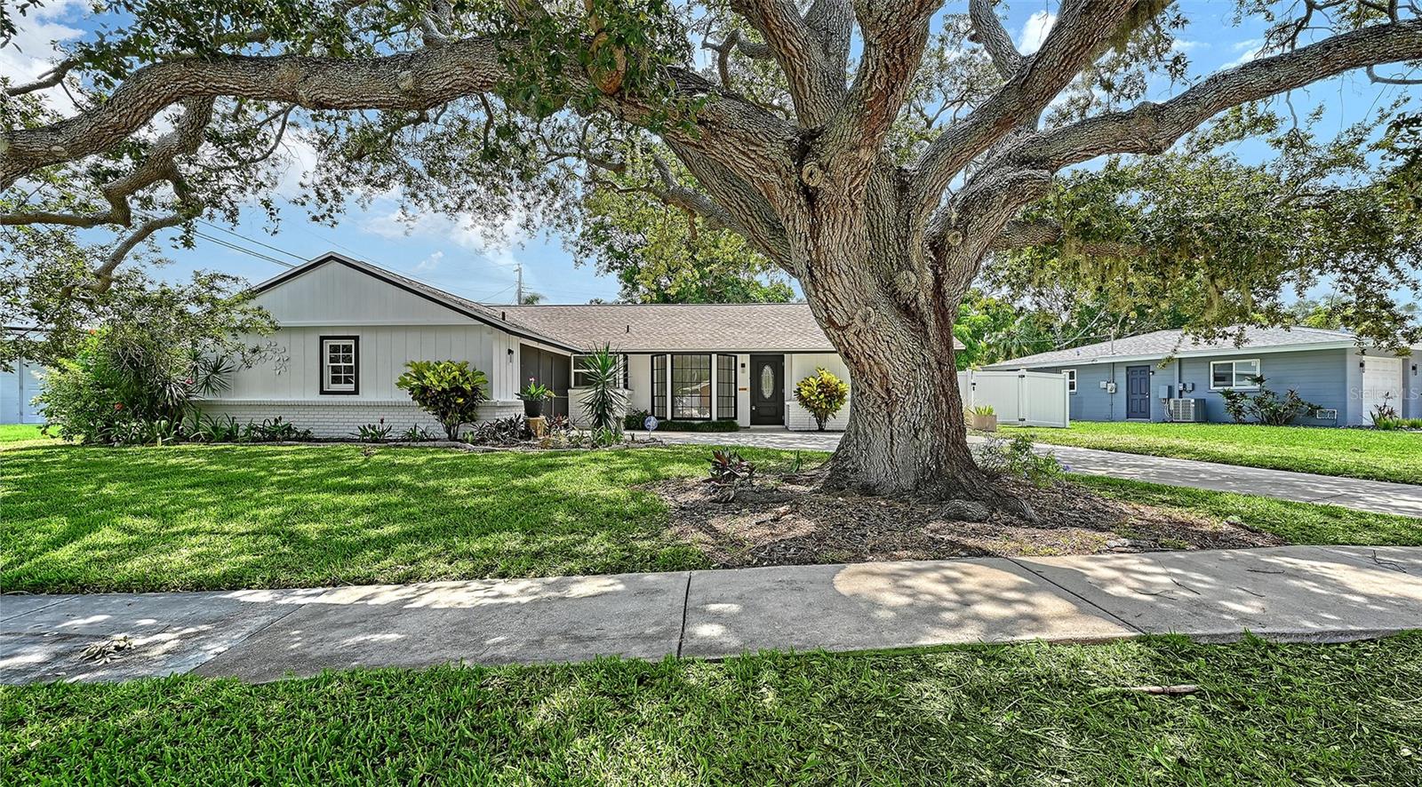 6711 Lockwood Ridge, Sarasota, FL 34231