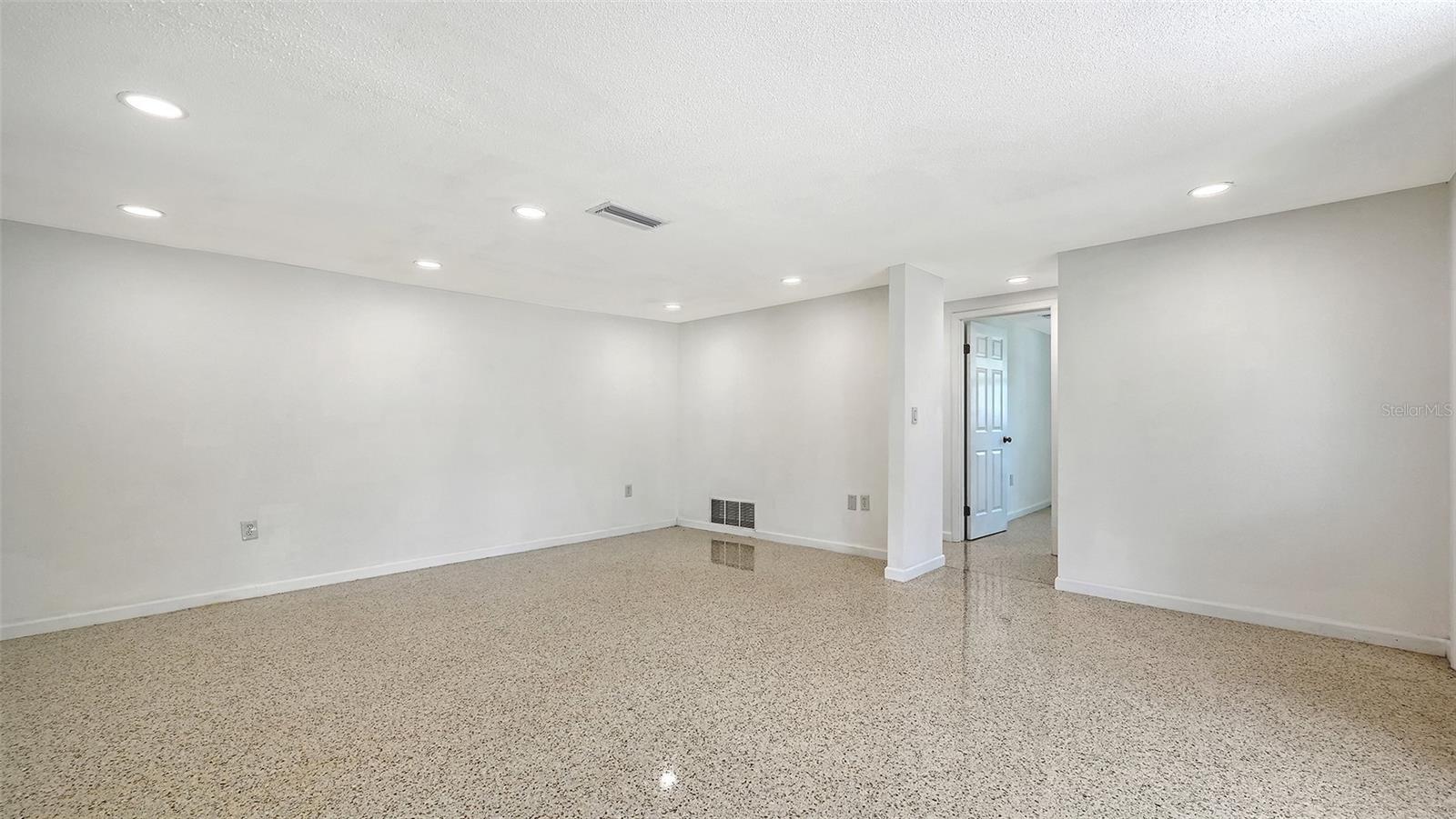 6711 Lockwood Ridge, Sarasota, FL 34231