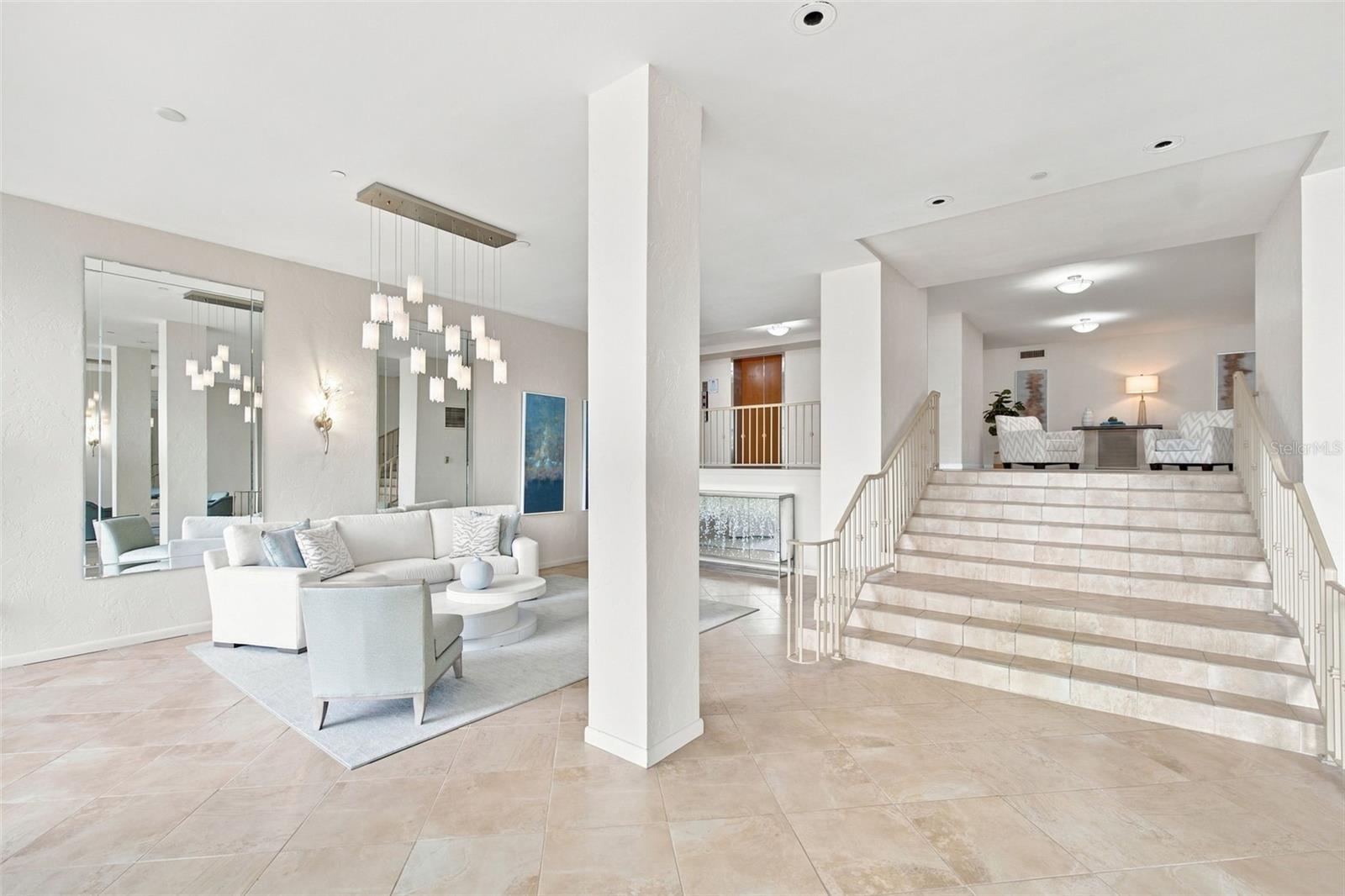 707 Gulfstream Unit 207, Sarasota, FL 34236