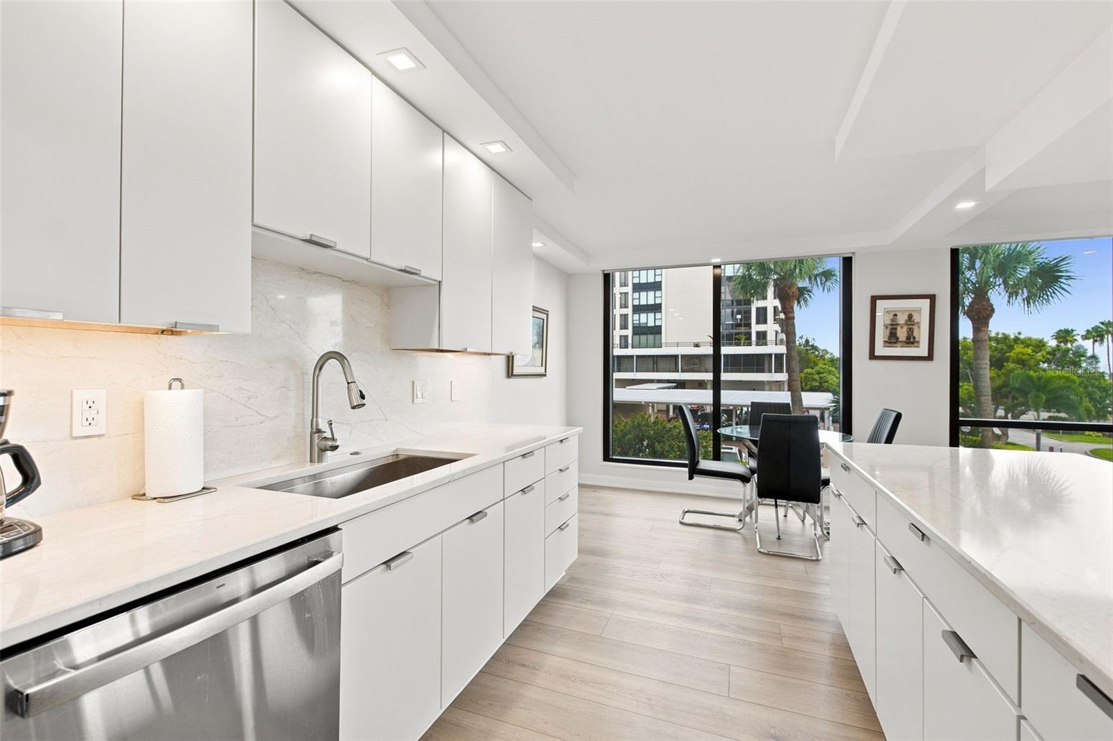 707 Gulfstream Unit 207, Sarasota, FL 34236