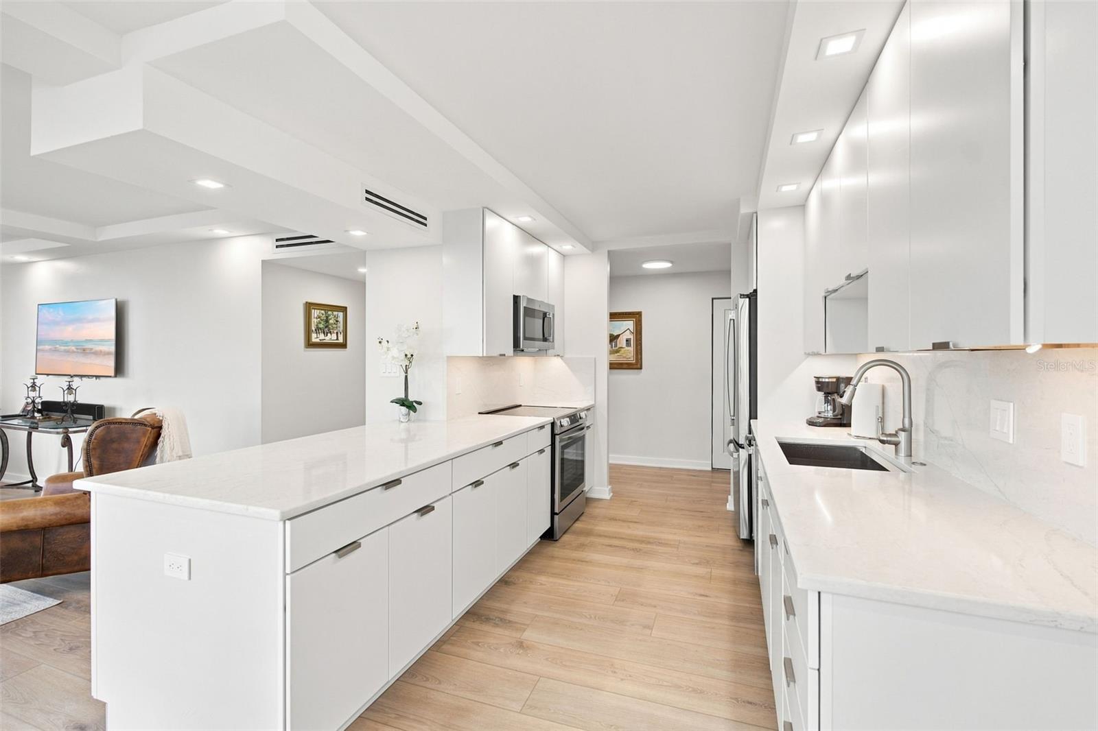 707 Gulfstream Unit 207, Sarasota, FL 34236