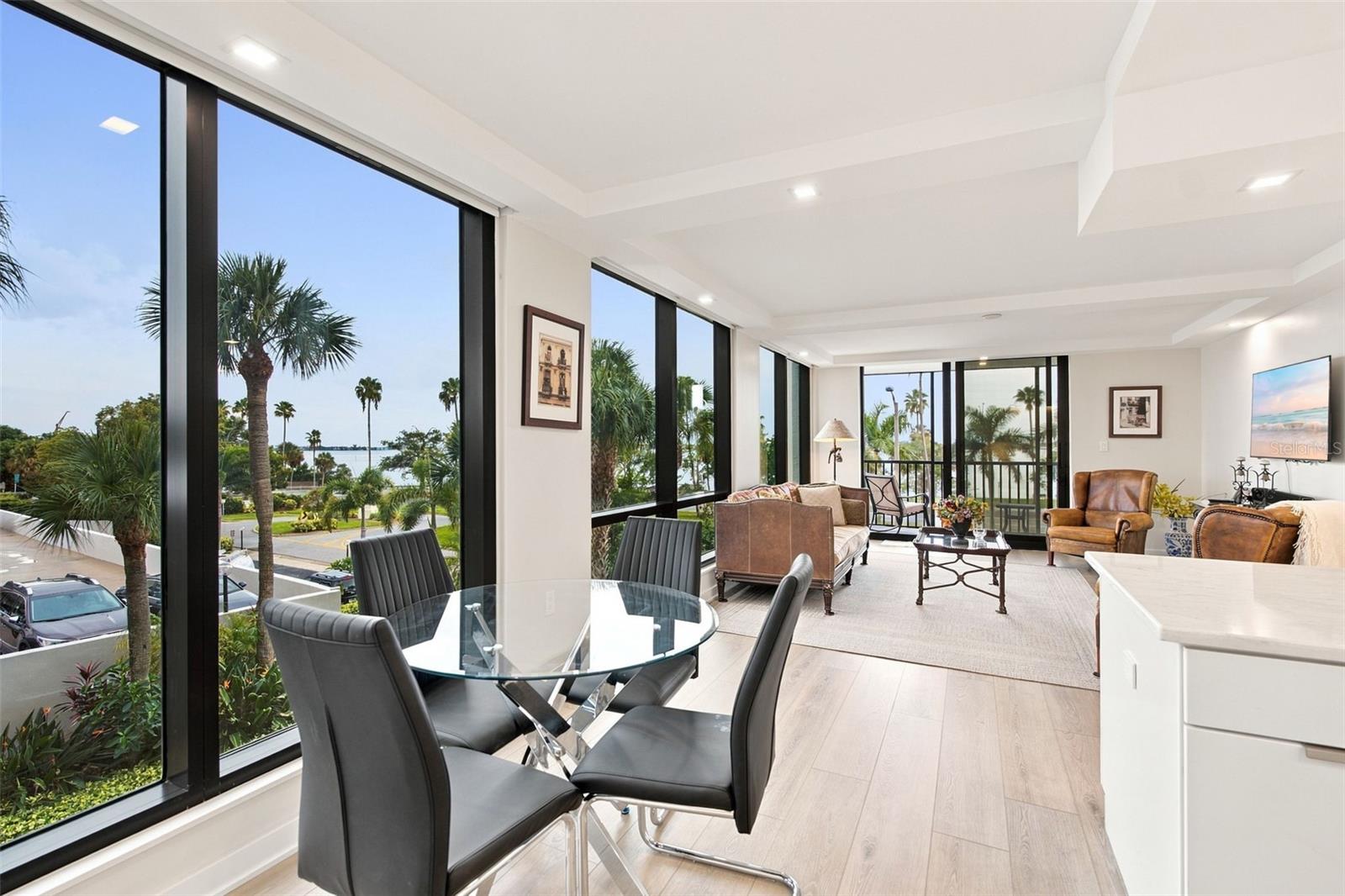 707 Gulfstream Unit 207, Sarasota, FL 34236