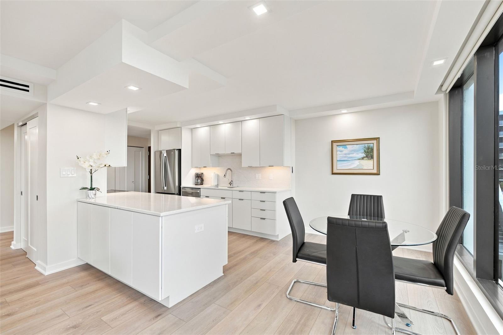 707 Gulfstream Unit 207, Sarasota, FL 34236