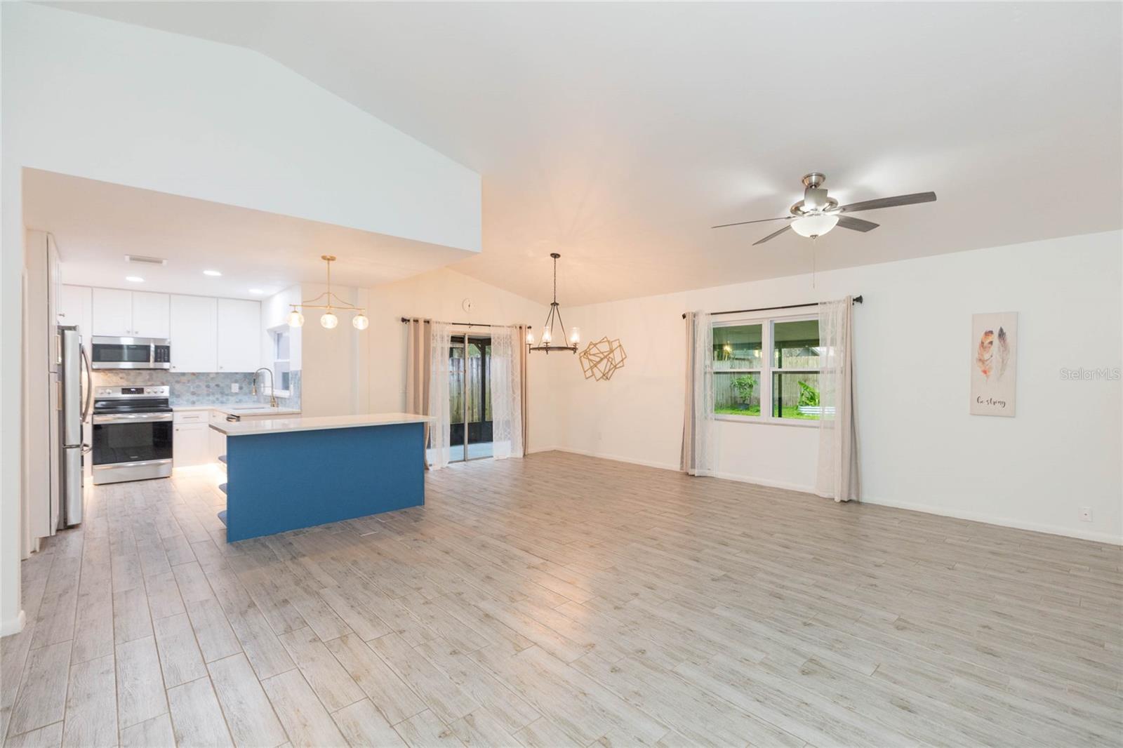 2705 Lakeville, Tampa, FL 33618