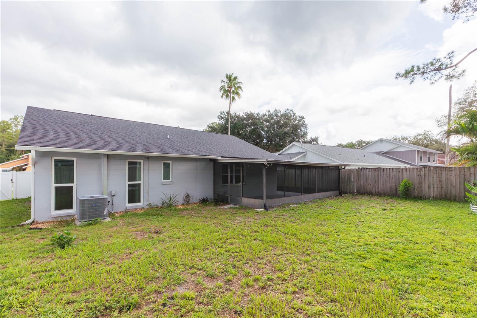 2705 Lakeville, Tampa, FL 33618