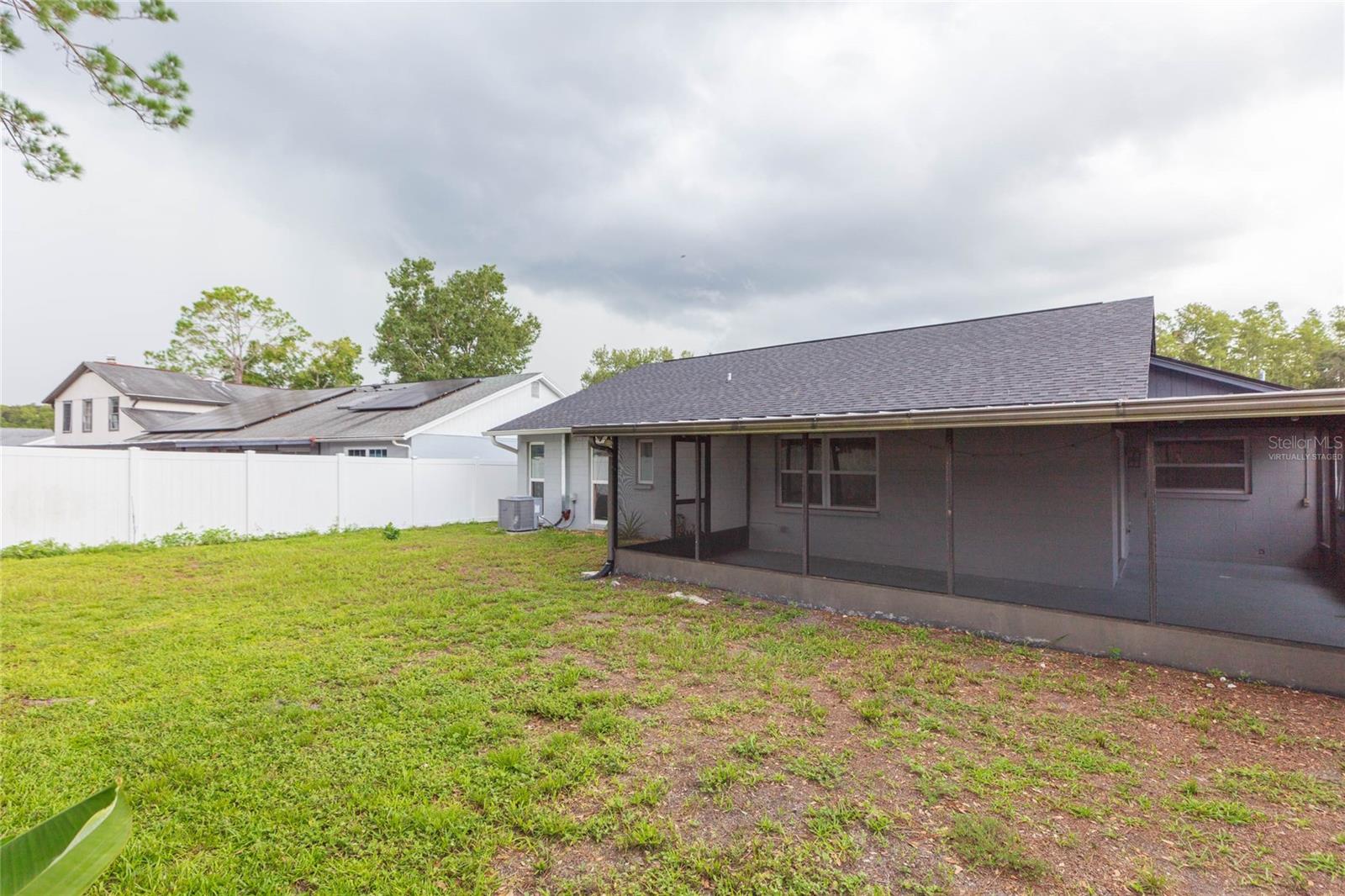 2705 Lakeville, Tampa, FL 33618