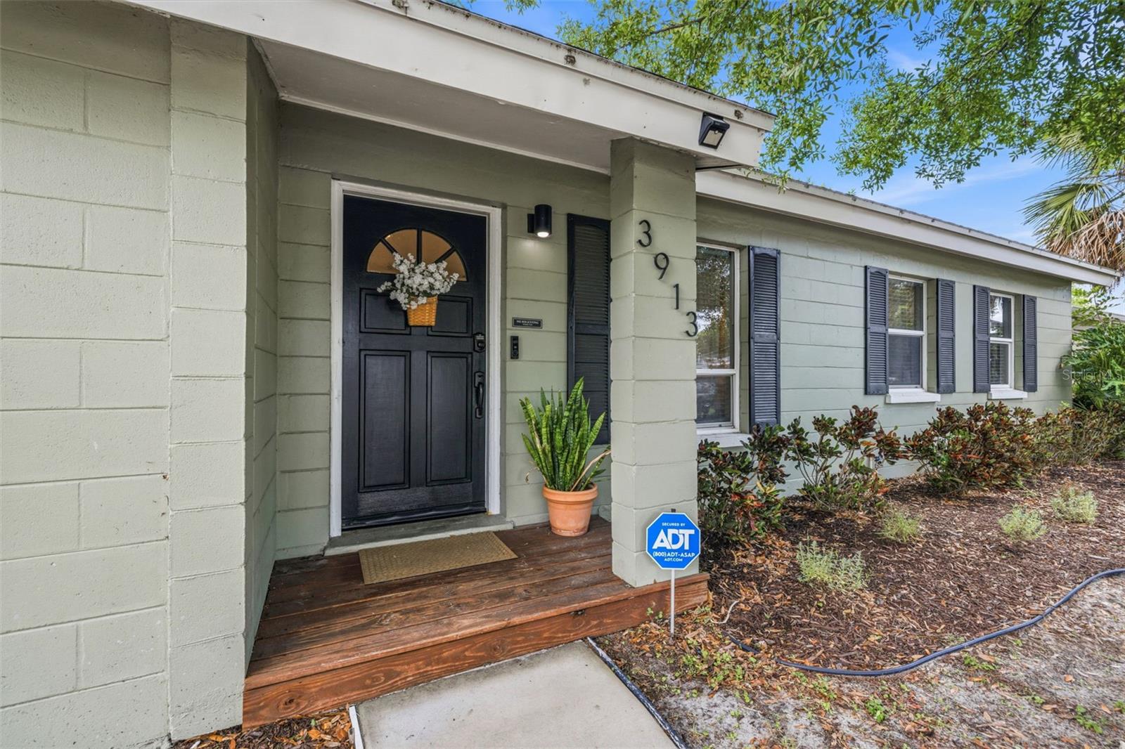 3913 Wallace, Tampa, FL 33611