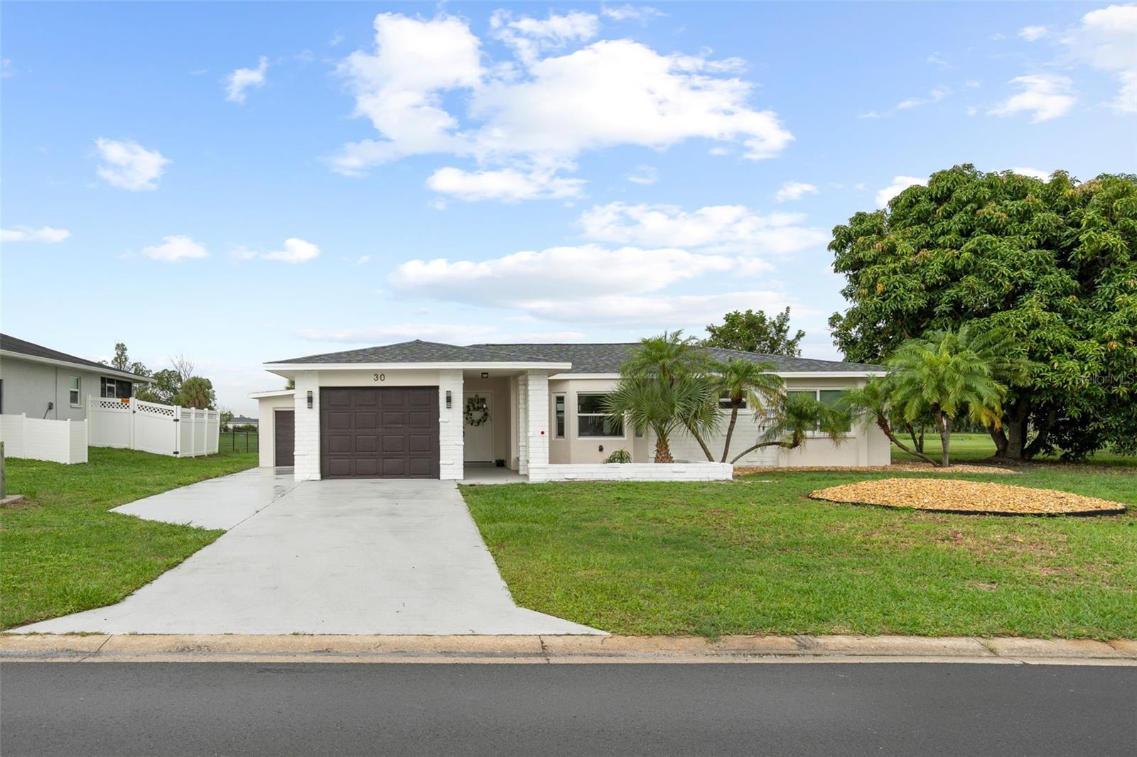 30 Oakland Hills, Rotonda West, FL 33947