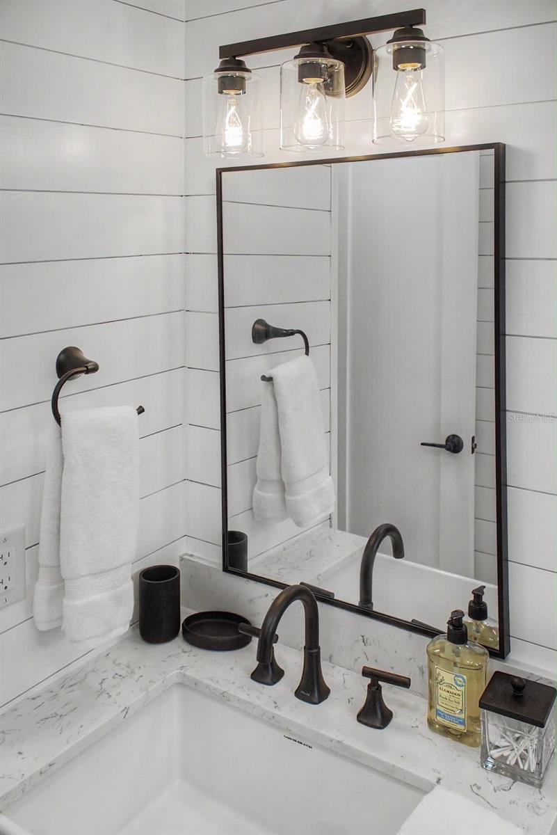 6927 21st, Bradenton, FL 34207