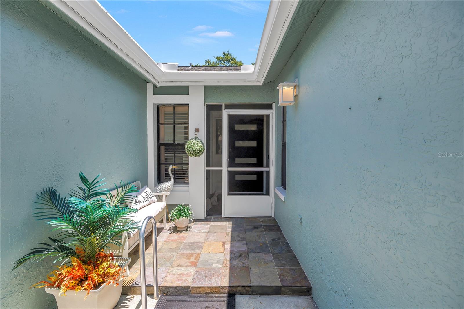 1074 Sanabel, St Petersburg, FL 33702