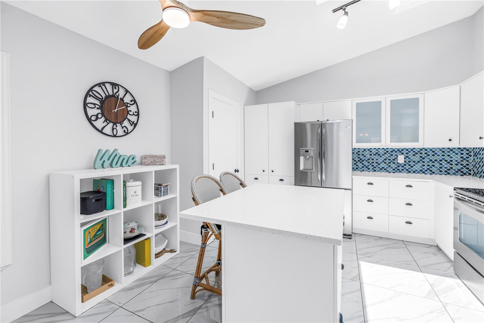 1074 Sanabel, St Petersburg, FL 33702