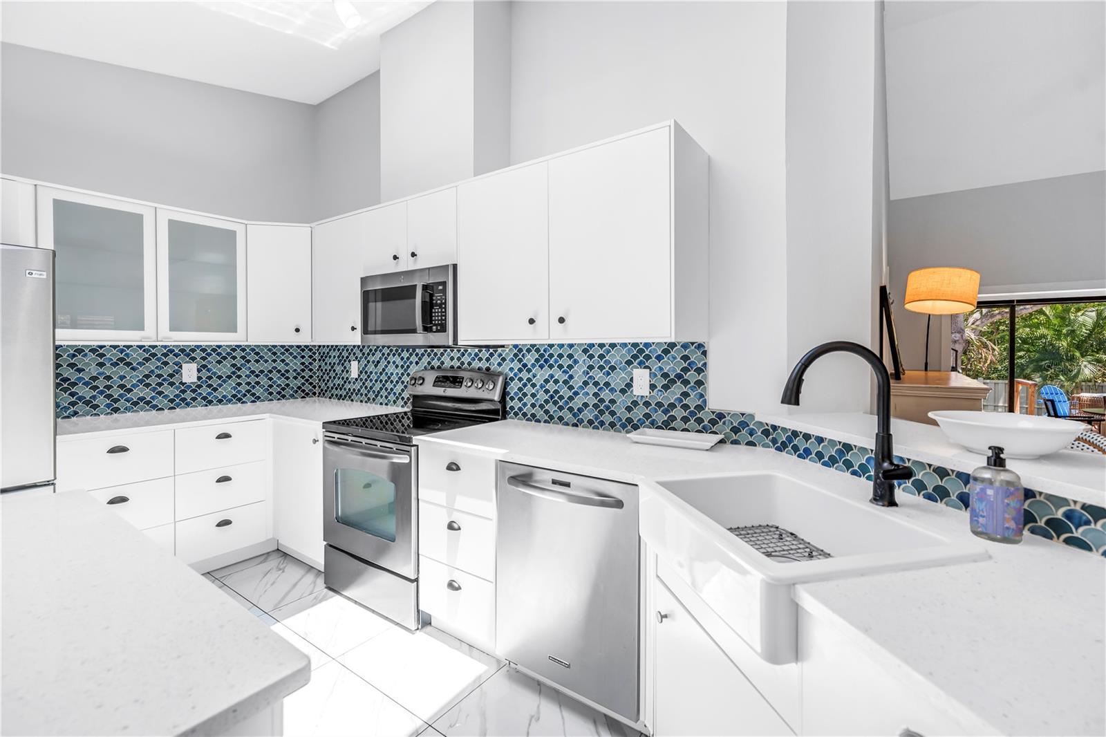 1074 Sanabel, St Petersburg, FL 33702