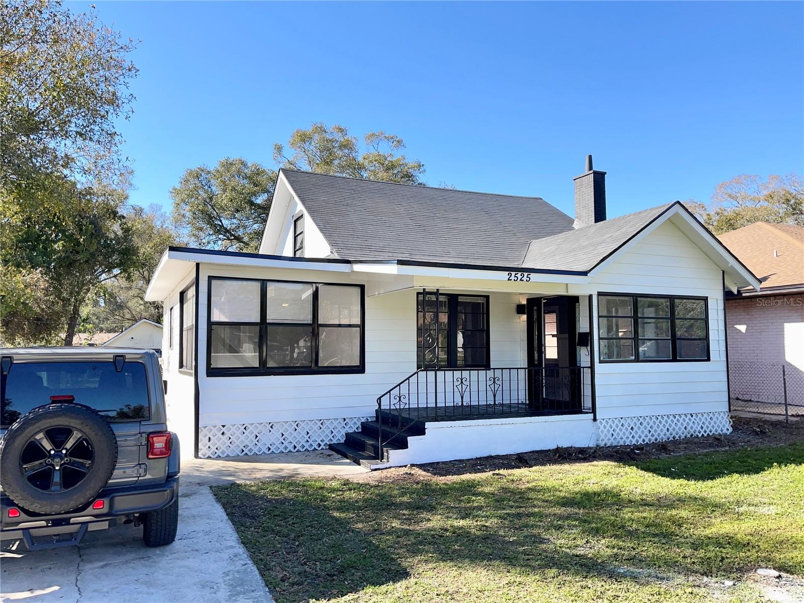 2525 37th, St Petersburg, FL 33711