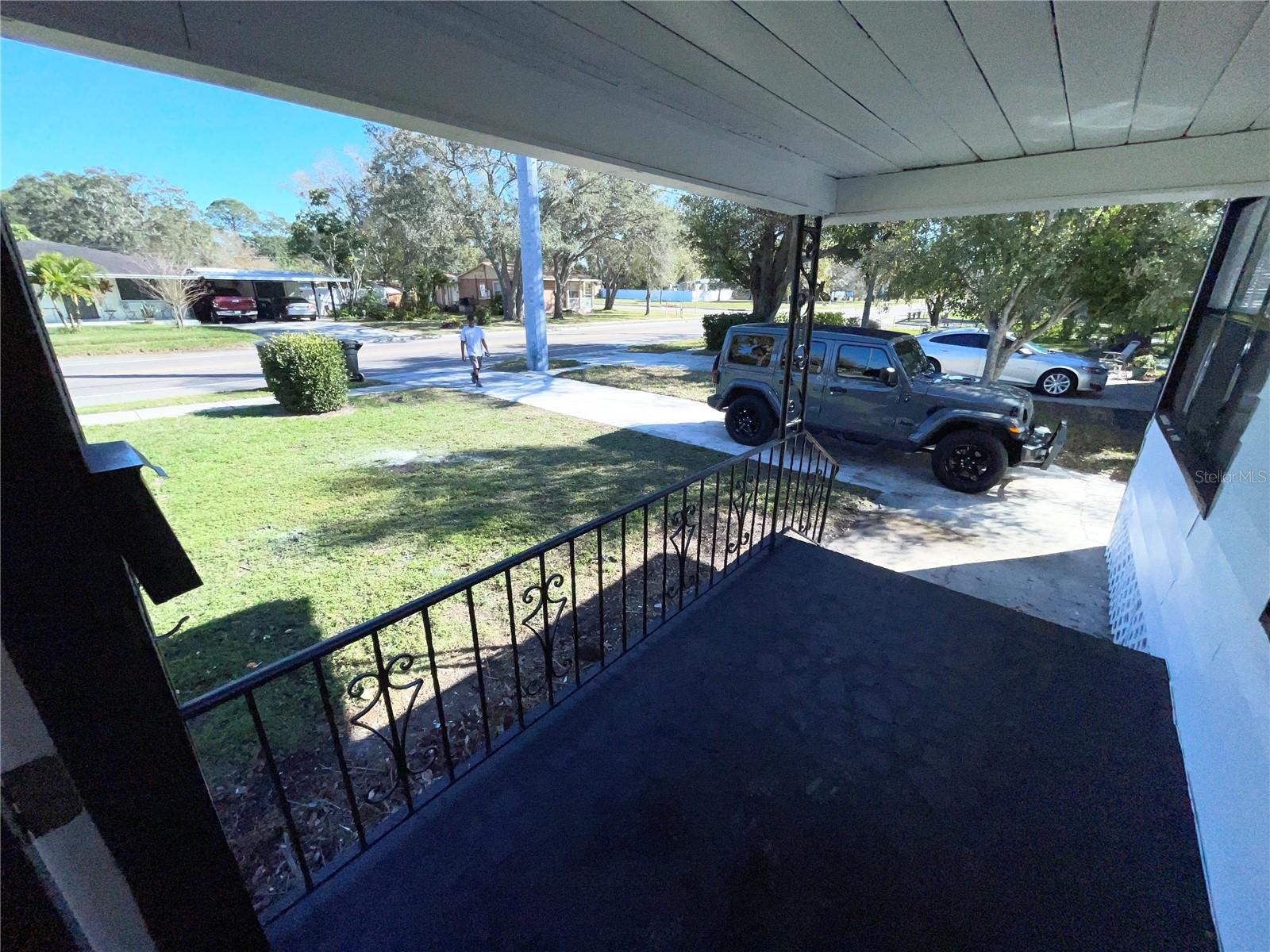 2525 37th, St Petersburg, FL 33711