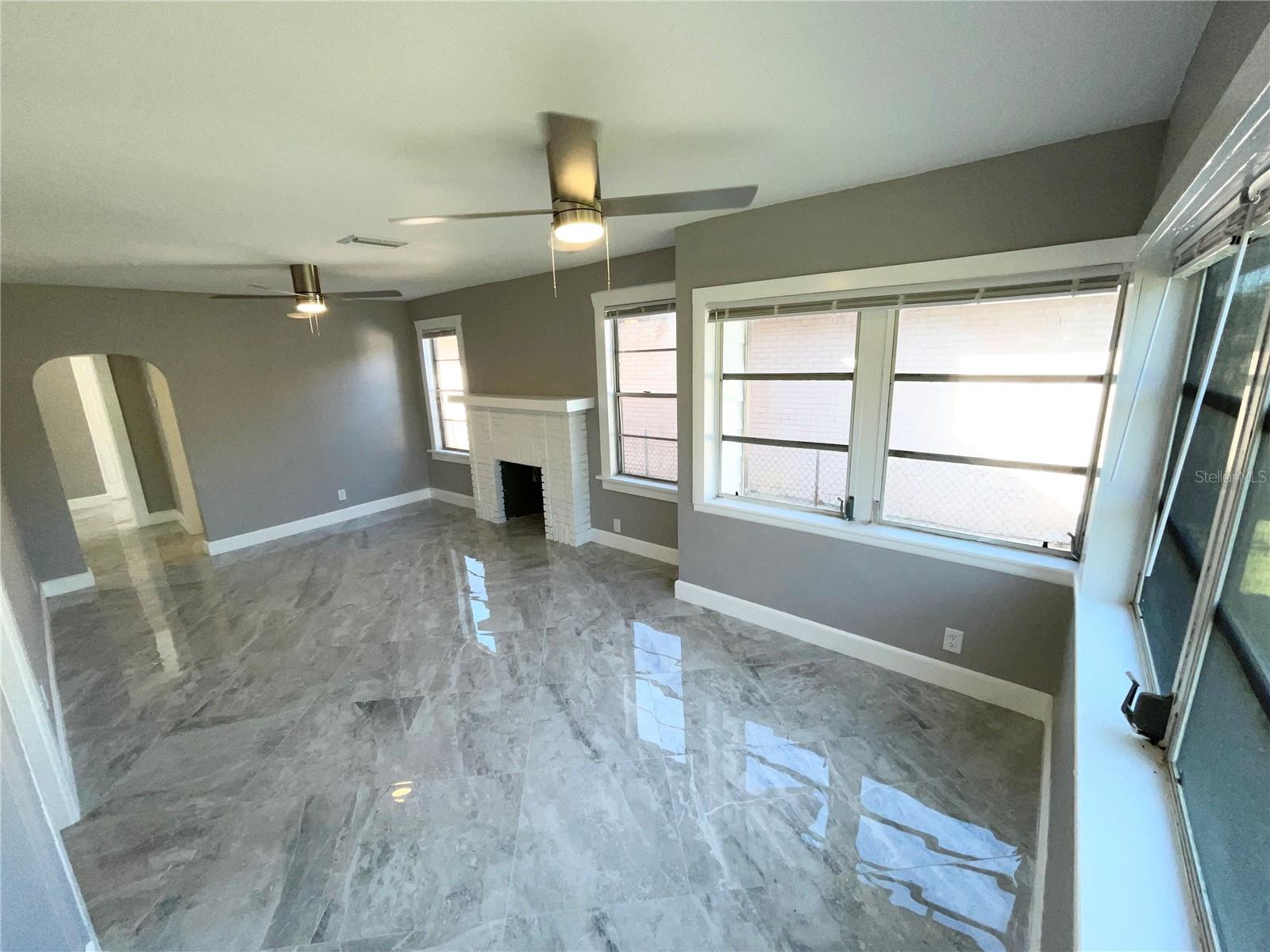 2525 37th, St Petersburg, FL 33711