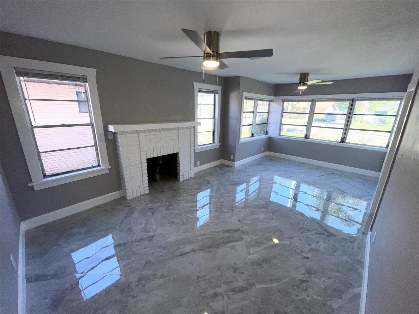 2525 37th, St Petersburg, FL 33711