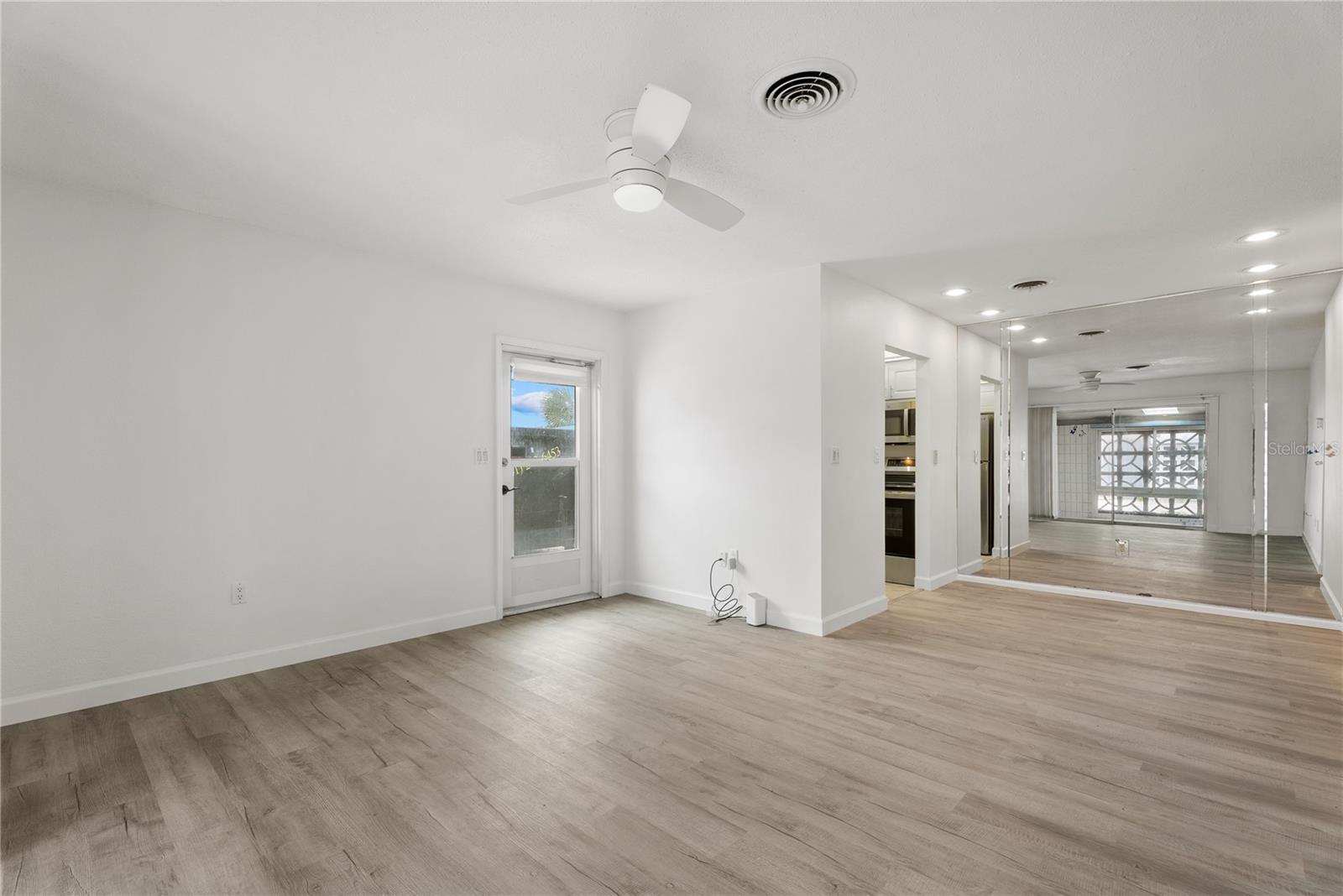 1205 Tarpon Center Unit E2, Venice, FL 34285