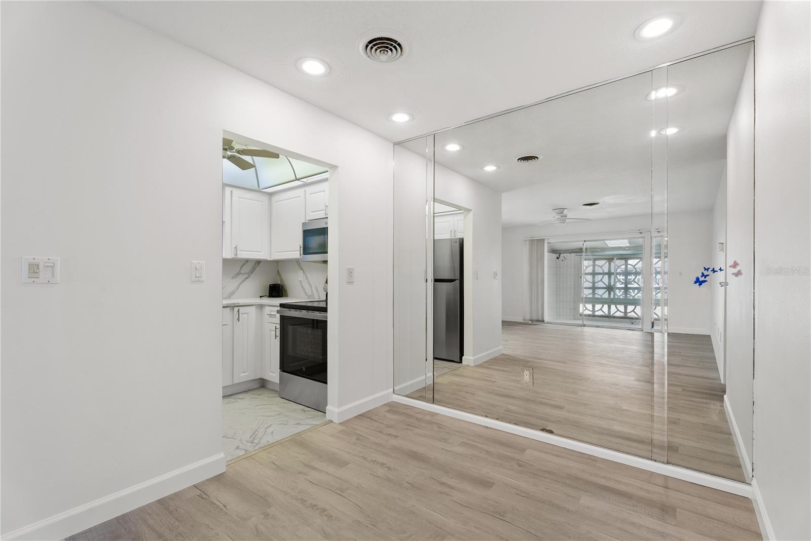 1205 Tarpon Center Unit E2, Venice, FL 34285