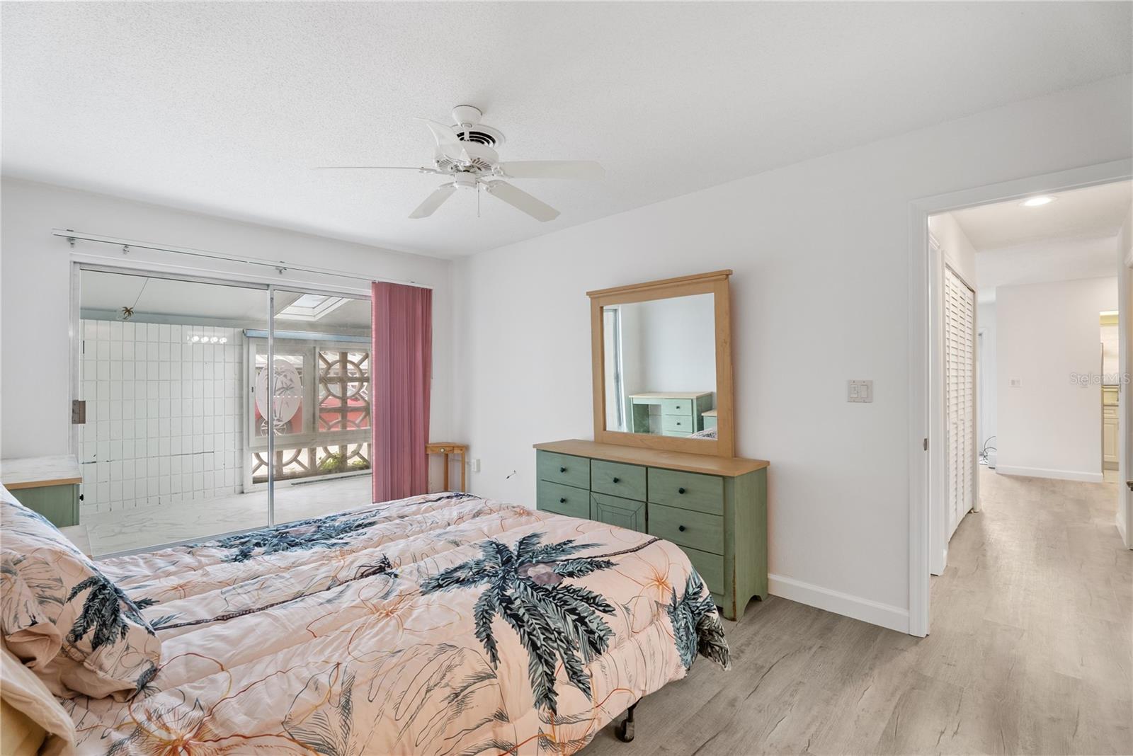 1205 Tarpon Center Unit E2, Venice, FL 34285